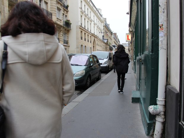 Stroll along Seine river